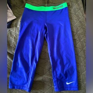 Nike drifit capri leggings
